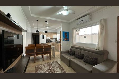 6_photo/94ce1f81b3.2b7ed266e2b18a42-ATLAS-7fa92f40-dbd3-4a9e-97e6-e4fcd2a5ce0e.jpg de casa à venda com 3 quartos, 125m² em Maracanã, Praia Grande