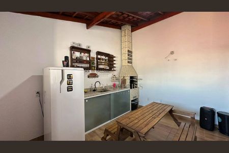 11_photo/94ce1f81b3.2b7ed266e2b18a42-ATLAS-8fa10133-6e66-4e23-bf32-4e9e439fb68b.jpg de casa à venda com 3 quartos, 125m² em Maracanã, Praia Grande