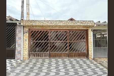 4_photo/94ce1f8219.0a87912f0f0487ba-ATLAS-28e99bb7-e821-47f5-97bb-8aee6b365c50.jpg de casa à venda com 2 quartos, 79m² em Maracanã, Praia Grande