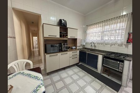 4_photo/94ce1f8223.2ed526e46a3fb60a-ATLAS-daa6dba7-0c6d-4108-a6a9-c6deb7fbc3a2.jpg de casa à venda com 3 quartos, 125m² em Maracanã, Praia Grande