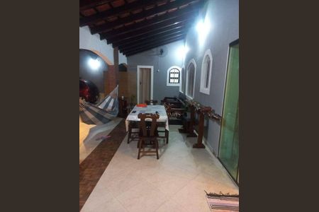 3_photo/94ce1f828b.a3ae9ae7e703bbee-ATLAS-8ab819fb-c0eb-49e7-827c-4c4128200b3c.jpg de casa à venda com 3 quartos, 240m² em Maracanã, Praia Grande