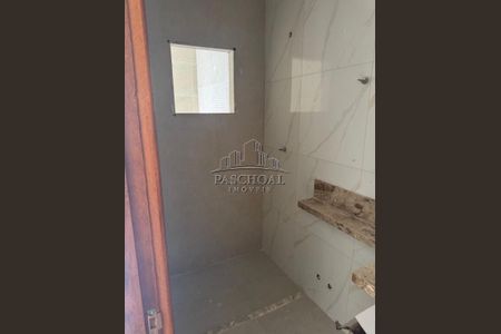 5_photo/94ce1f8293.c54b499e30a4c429-ATLAS-e57a3db7-4854-4aed-aacd-e02ce79d426c.jpg de casa à venda com 2 quartos, 73m² em Maracanã, Praia Grande