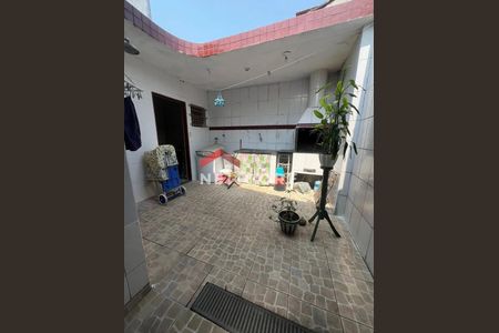 4_photo/94ce1f82f1.9e0f63e34932a427-ATLAS-18deefc6-0510-41fe-aa1a-9b0c4de4be98.jpg de casa à venda com 2 quartos, 85m² em Maracanã, Praia Grande
