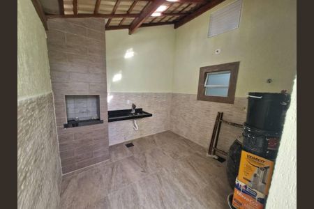 7_photo/94ce1f839d.561dcad3d0cedf12-ATLAS-95a96229-7324-4f64-853b-2f448bd813e3.jpg de casa à venda com 2 quartos, 110m² em Maracanã, Praia Grande