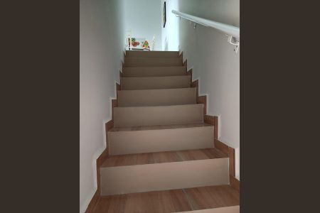 4_photo/94ce1f83b3.a596fb24e8ccb8cd-ATLAS-20b829b2-94e3-4161-a0c7-eada7cc1b3da.jpg de casa à venda com 1 quarto, 55m² em Maracanã, Praia Grande