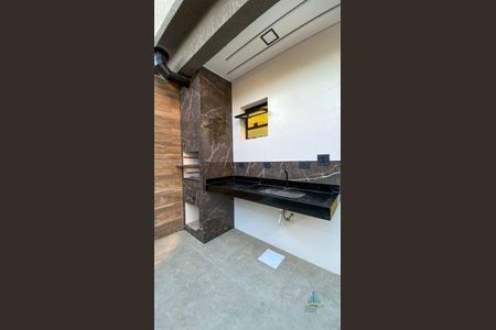 3_photo/94ce1f83ff.ea44b0009f7abdef-ATLAS-23e5b9b0-e560-438b-bdb8-dca33ccb85b3.jpg de casa à venda com 3 quartos, 140m² em Maracanã, Praia Grande