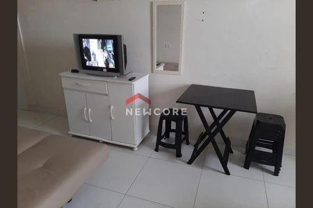 5_photo/94ce1f843f.ae062a409eb9984e-ATLAS-2e0ad9e0-c0fc-4d9b-a4d1-4e5d90a2571e.jpg de apartamento à venda com 1 quarto, 40m² em Guilhermina, Praia Grande