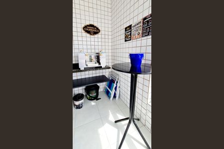 28_photo/94ce1f8467.23351eba74f1df34-ATLAS-e28e4e2e-8f0e-4114-999f-d7fa4d491175.jpg de apartamento à venda com 1 quarto, 50m² em Maracanã, Praia Grande