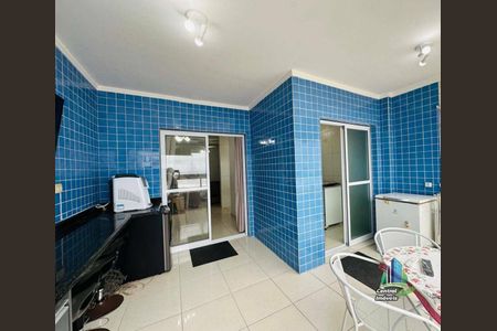 5_photo/94ce1f84b3.807fb83f105e69cc-ATLAS-0a32149c-8c8c-4327-be9f-54d2a97aad58.jpg de apartamento à venda com 2 quartos, 86m² em Maracanã, Praia Grande