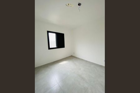 4_photo/94ce1f9b4d.2f15d505e37c7ac5-ATLAS-36a400a4-e106-48ed-89f0-4698c0e2b0fd.jpg de casa à venda com 2 quartos, 68m² em Maracanã, Praia Grande