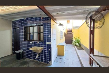 21_photo/94ce1f9b51.d860d137df15aeab-ATLAS-6863d5d6-d509-45d6-941a-73f8cb9e96f9.jpg de casa à venda com 2 quartos, 95m² em Maracanã, Praia Grande