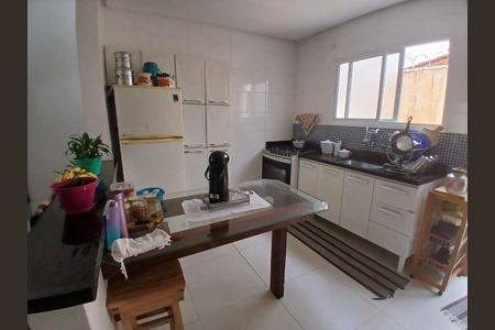 3_photo/94ce1f9b57.bb2cfda027800a9a-ATLAS-22e1ea48-91d6-4c02-b0d5-f211580d8fbc.jpg de casa à venda com 2 quartos, 82m² em Maracanã, Praia Grande