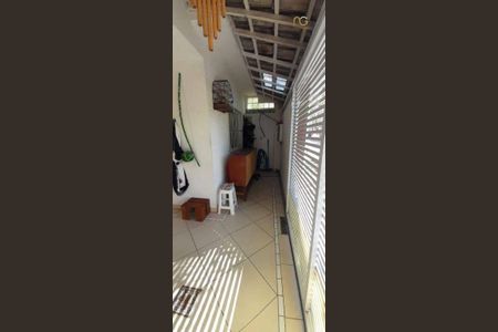 11_photo/94ce1f9bf5.28f6ec5d72603be5-ATLAS-28f9fa14-d8e7-4690-b569-dc8c4e496434.jpg de casa à venda com 2 quartos, 73m² em Maracanã, Praia Grande