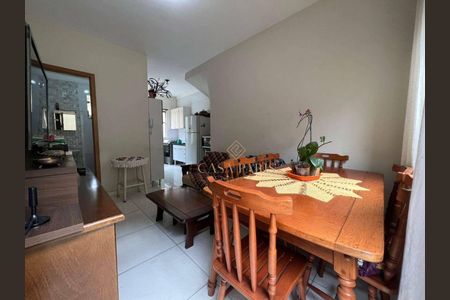 3_photo/94ce1f9c03.81f9d4d34528d849-ATLAS-18aa0cd1-4e14-49ea-8098-35d9e70ecfd0.jpg de casa de condomínio à venda com 2 quartos, 50m² em Maracanã, Praia Grande