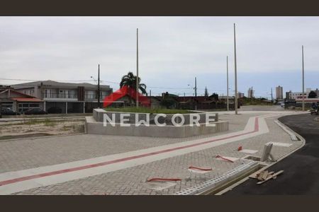 22_photo/94ce1f9ca3.8112f57c7da29d24-ATLAS-7d37e090-422b-42bd-b4fa-57455f5c6b2e.jpg de casa à venda com 2 quartos, 69m² em Maracanã, Praia Grande