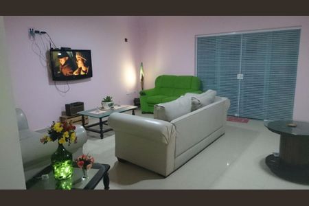 4_photo/94ce1f9d3b.dd72da75736ca14e-ATLAS-5d7576c6-2320-4e53-a633-2350298060b8.jpg de casa à venda com 4 quartos, 320m² em Maracanã, Praia Grande