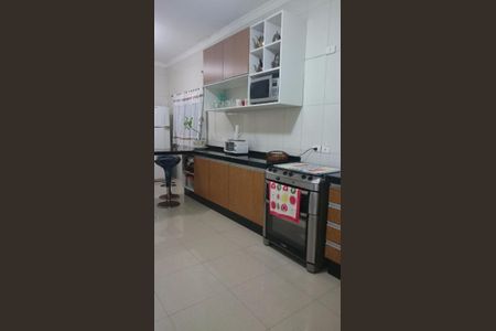 7_photo/94ce1f9d3b.dd72da75736ca14e-ATLAS-62f1f8b5-8f7b-44fc-9501-6ba22fc28218.jpg de casa à venda com 4 quartos, 320m² em Maracanã, Praia Grande