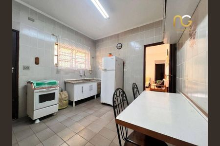 2_photo/94ce1f9d6b.27a900e001c278db-ATLAS-064496fc-7ac7-4ade-9f7b-d5ebed30d4a1.jpg de casa à venda com 2 quartos, 210m² em Maracanã, Praia Grande