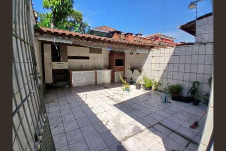 32_photo/94ce1f9dbb.1a2575360a780997-ATLAS-e97e7450-d7fb-4812-8d1a-24b0012e716f.jpg de casa à venda com 2 quartos, 356m² em Maracanã, Praia Grande