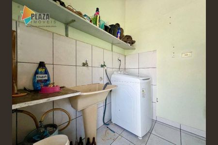 29_photo/94ce1f9de1.e3a954dfb45dd8a0-ATLAS-bd8c24a3-41a6-4e26-acbc-e5a8881b8377.jpg de casa à venda com 3 quartos, 114m² em Nova Mirim, Praia Grande