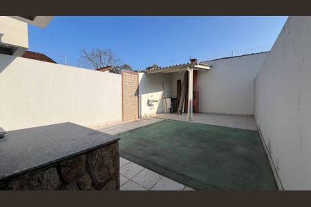 5_photo/94ce1f9de9.dc7b031a1d7e8bb1-ATLAS-9b7b1abd-c3fa-459e-ad57-fa8892e10f7a.jpg de casa à venda com 2 quartos, 100m² em Maracanã, Praia Grande