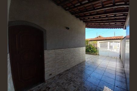 5_photo/94ce1f9e43.131c711fc740dfc3-ATLAS-daaf0055-9cc7-41a3-adaa-8e43276aeecd.jpg de casa à venda com 2 quartos, 120m² em Nova Mirim, Praia Grande