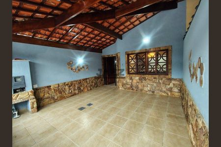 2_photo/94ce1f9ead.08f922be3a726ba4-ATLAS-39ff1921-fa11-4a57-a7eb-13ed86c1faf7.jpg de casa à venda com 2 quartos, 103m² em Maracanã, Praia Grande