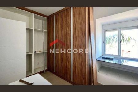 4_photo/94ce1fa0b9.8d9d2e8c4e07ca84-ATLAS-74905fae-faeb-4411-8c92-4290e26312ee.jpg de casa de condomínio à venda com 4 quartos, 170m² em Nova Mirim, Praia Grande