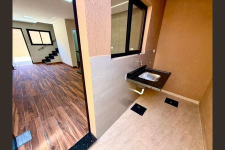 7_photo/94ce1fa1f3.b88c9f23dde11cca-ATLAS-9ee3ca14-e3ab-4925-bd06-cda6b53ea67c.jpg de casa à venda com 2 quartos, 65m² em Nova Mirim, Praia Grande