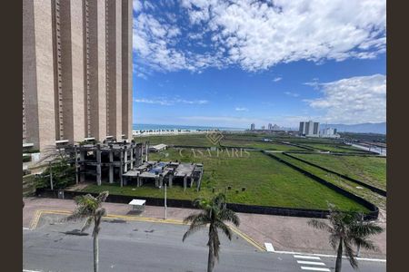 4_photo/94ce1fa88b.4d1d553b971161a8-ATLAS-9acf953e-7d9a-43f2-bf25-d3f6275f1a8a.jpg de apartamento à venda com 2 quartos, 79m² em Nova Mirim, Praia Grande