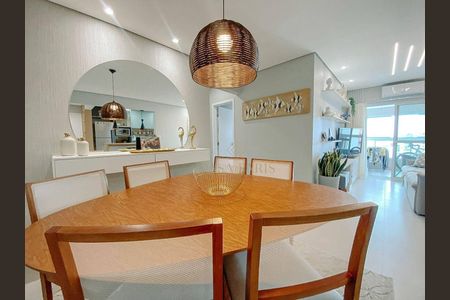 4_photo/94ce1fa8d9.ec7fa88855c24205-ATLAS-7c8a4924-db45-40a2-b2c1-b39c2f2bc2e7.jpg de apartamento à venda com 2 quartos, 77m² em Nova Mirim, Praia Grande