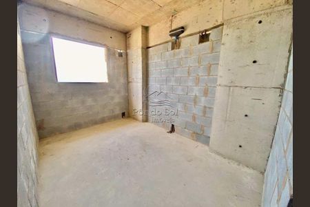 5_photo/94ce1fa8e3.053b4b3af470cd70-ATLAS-32ad7fbb-6dd9-492e-b98d-80a1c9ea0486.jpg de apartamento à venda com 2 quartos, 74m² em Nova Mirim, Praia Grande