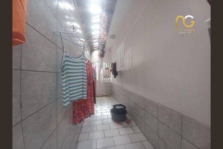 27_photo/94ce2029f9.1cf36469cc62d903-ATLAS-18eaa3fa-7395-4f62-bf4b-20beb2fa1d14.jpg de casa à venda com 3 quartos, 155m² em Jardim Melvi, Praia Grande