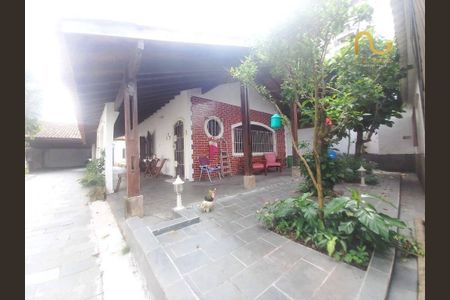 10_photo/94ce2029f9.1cf36469cc62d903-ATLAS-8d8e3e16-bc7b-4388-9c4a-73c05f038532.jpg de casa à venda com 3 quartos, 155m² em Jardim Melvi, Praia Grande