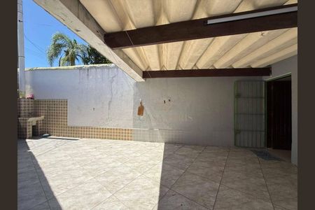 3_photo/94ce202b01.f192c36a872f1aed-ATLAS-f8d1fd2f-b71c-4c4c-b9b8-b41e1dd4c6c2.jpg de casa à venda com 2 quartos, 75m² em Vila Caiçara, Praia Grande