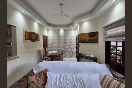 4_photo/94ce202bbb.b028408754d3f5d1-ATLAS-02fd170b-a772-4f87-ba21-bca48db98c2a.jpg de casa à venda com 3 quartos, 127m² em Jardim Melvi, Praia Grande