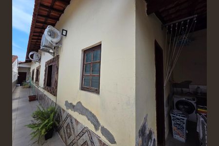 35_photo/94ce202bbb.b028408754d3f5d1-ATLAS-e6d8b4d7-cb65-4b16-acce-49ae7a014a27.jpg de casa à venda com 3 quartos, 127m² em Jardim Melvi, Praia Grande