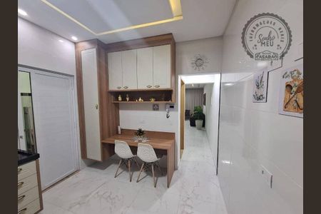 10_photo/94ce202c9b.0c545a3b42f8eb96-ATLAS-ffceb635-53f9-48b5-b739-694ad97d3b71.jpg de casa à venda com 2 quartos, 120m² em Vila Caiçara, Praia Grande