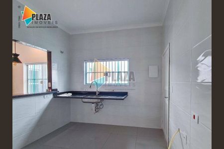 16_photo/94ce202e8d.588d4a7fb74764b6-ATLAS-e92001e0-7372-4b2b-b4ed-c878fca618c7.jpg de casa à venda com 3 quartos, 139m² em Vila Caiçara, Praia Grande