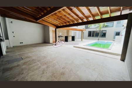 77_photo/94ce202ed3.a095ebe9a9b9d05b-ATLAS-9fd365b4-de10-4459-aa1f-1a54974a1c18.jpg de casa à venda com 4 quartos, 235m² em Vila Caiçara, Praia Grande