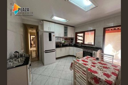 7_photo/94ce2031ad.d7fd54e2ccfa547a-ATLAS-6424196a-4b02-4bcc-a1f4-881284dc0e5d.jpg de casa à venda com 3 quartos, 162m² em Vila Caiçara, Praia Grande