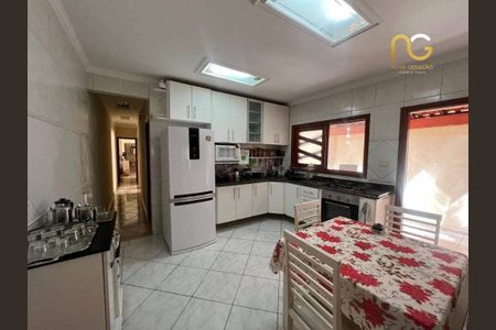 4_photo/94ce2031cf.bf9ec29034c3b782-ATLAS-1da39034-cbb3-438d-807d-e904c1b5d2b3.jpg de casa à venda com 3 quartos, 280m² em Vila Caiçara, Praia Grande