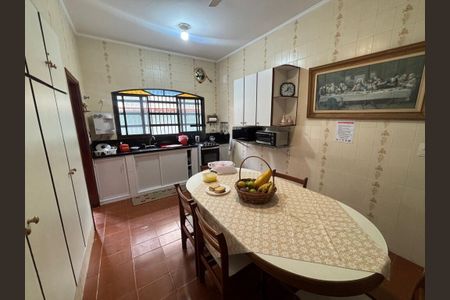 2_photo/94ce2031fb.732b7fd8aaa5f07d-ATLAS-1eeb2472-9661-4864-bccf-ccd0167cd9a4.jpg de casa à venda com 3 quartos, 170m² em Vila Caiçara, Praia Grande