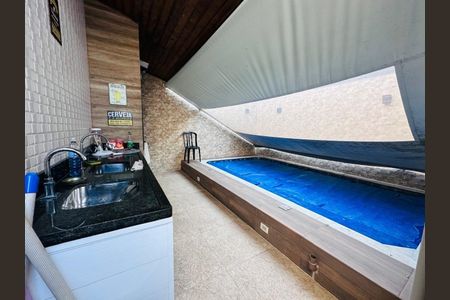 4_photo/94ce2032a5.56a84a75de1dbb87-ATLAS-a0c54583-67cf-4040-aab0-e3b25b46bf7d.jpg de casa à venda com 2 quartos, 110m² em Vila Caiçara, Praia Grande