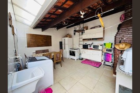 10_photo/94ce2032cb.589418af3e1c9350-ATLAS-57745c68-2e98-4fe6-bb27-6821cfdf8bc1.jpg de casa à venda com 2 quartos, 73m² em Vila Caiçara, Praia Grande