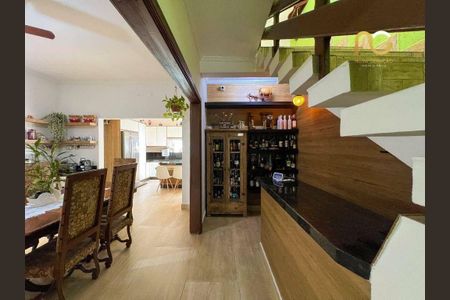 26_photo/94ce203339.c06c3c5dbfc3661b-ATLAS-b26f9745-153f-42e3-b6ce-ab607a59deec.jpg de casa à venda com 4 quartos, 254m² em Vila Caiçara, Praia Grande