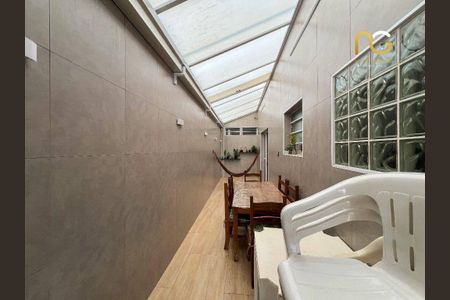 18_photo/94ce203339.c06c3c5dbfc3661b-ATLAS-d40f0834-3bbb-42af-80ab-5abf511341cb.jpg de casa à venda com 4 quartos, 254m² em Vila Caiçara, Praia Grande