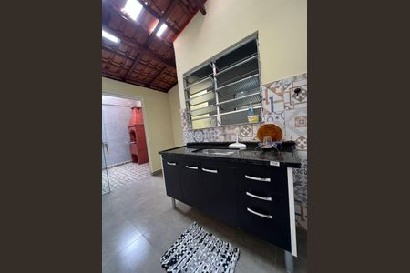 23_photo/94ce2033f5.e6df0ac8156741c9-ATLAS-5a3f558a-79e2-4e88-9139-31ef4869c81b.jpg de casa à venda com 2 quartos, 42m² em Vila Caiçara, Praia Grande