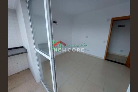 2_photo/94ce203519.dc4c3710a436727e-ATLAS-1784f41e-5152-47a6-8a43-90afc2dc7c19.jpg de apartamento à venda com 2 quartos, 65m² em Vila Caiçara, Praia Grande