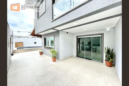 4_photo/94ce2035f5.cb2272fcfeb20142-ATLAS-2d49be5a-033f-4eaa-8cdf-d73381ca7a4d.jpg de casa à venda com 3 quartos, 160m² em Vila Caiçara, Praia Grande